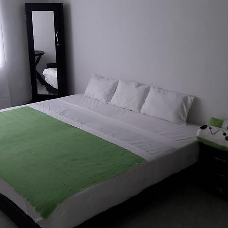 Hostal Deluxe Santander Манисалес Экстерьер фото