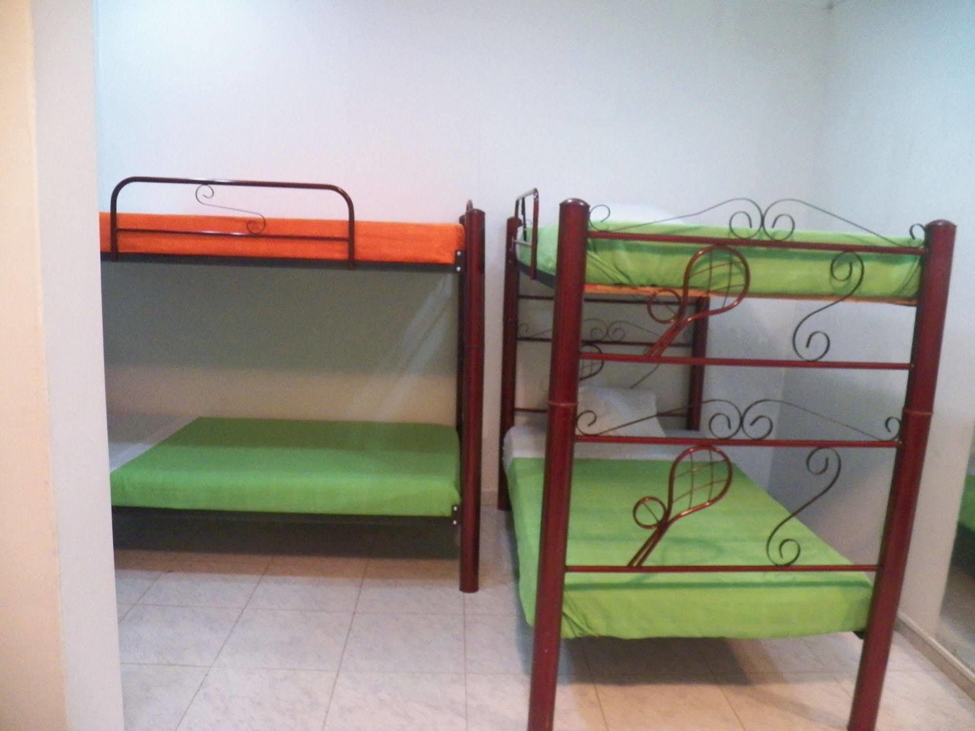 Hostal Deluxe Santander Манисалес Экстерьер фото
