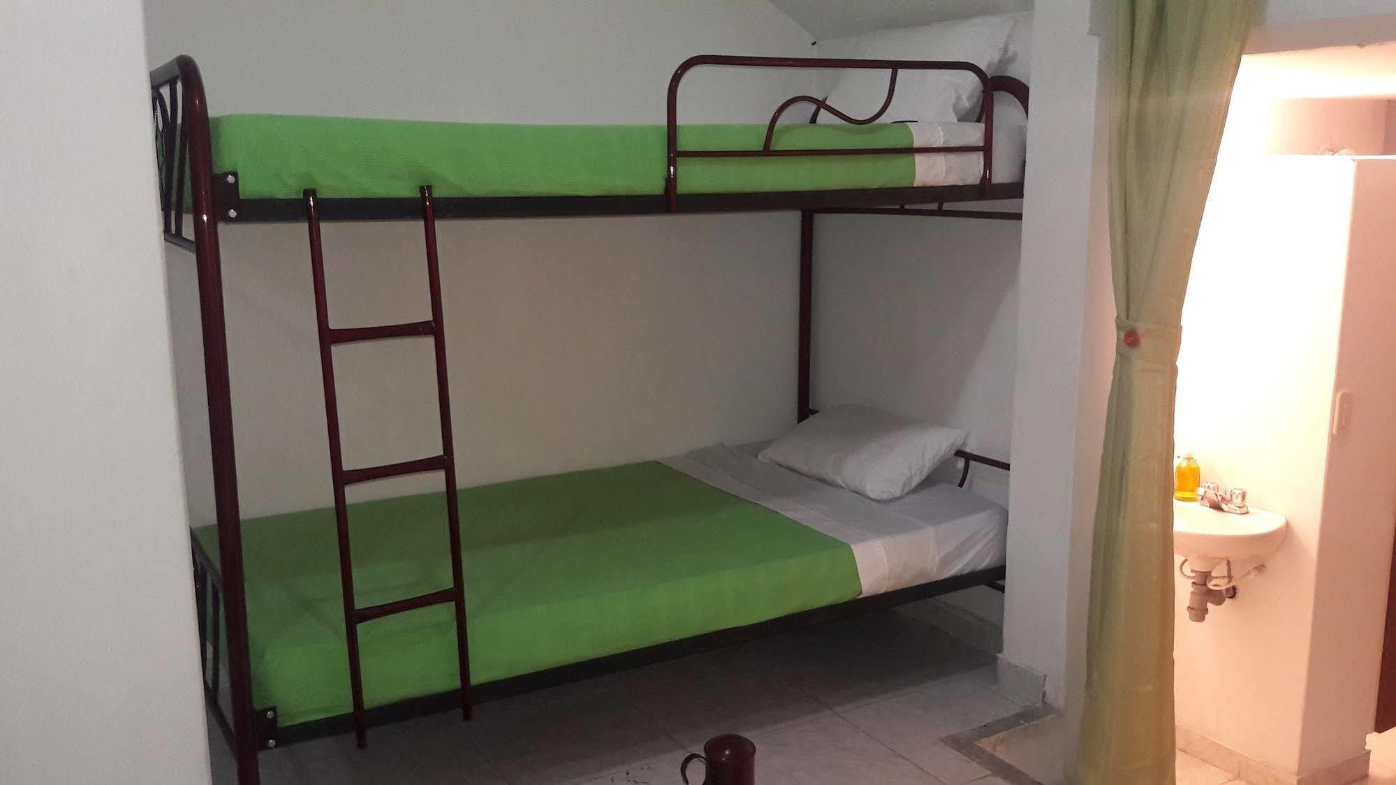 Hostal Deluxe Santander Манисалес Экстерьер фото